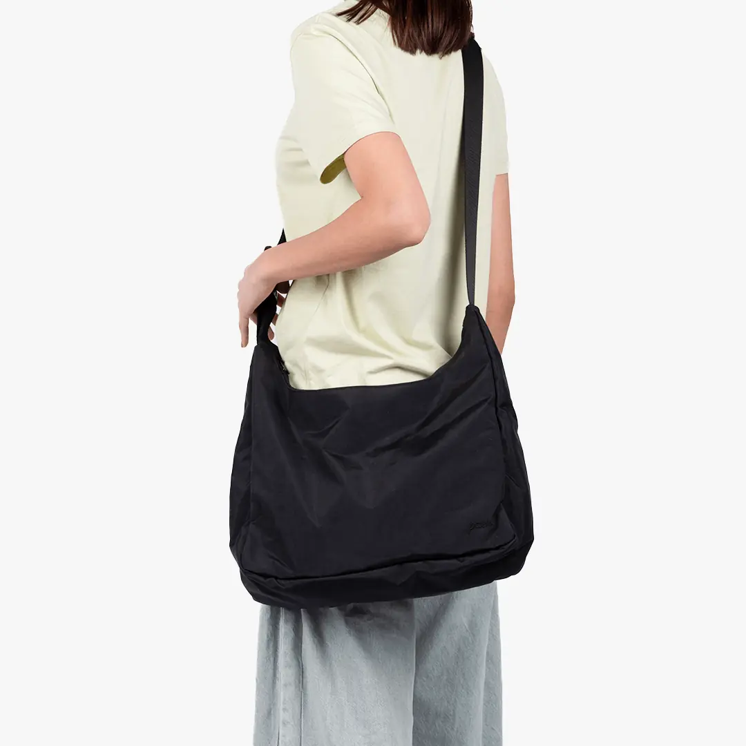 Medium Shoulder Bag 4
